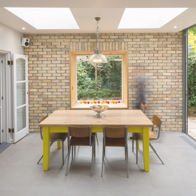 MOOi Architecture — Oriel house button hover